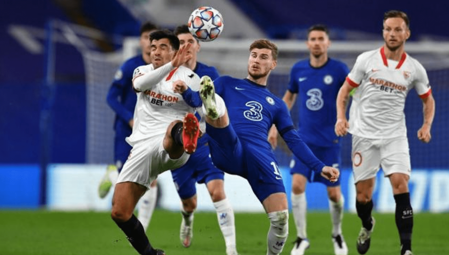 九游平台-关于今晨欧冠焦点战，瓦伦西亚单刀错失，管理层满意，更衣室氛围转暖的信息